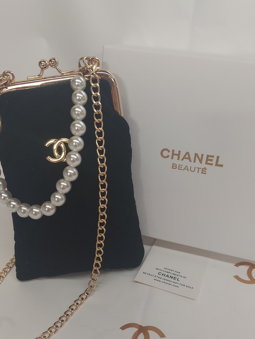 CC Beaute Mini KISS Bag GWP